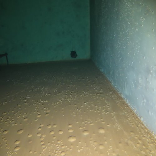 Sprinklertank-Inspektion: Betontank, 15 Jahre – Sprinkleranlage Tankwand Kalkablagerungen Bodensicht